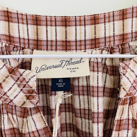 NWT Universal Thread V-Neck Plaid Blouse - Picture 6 of 10